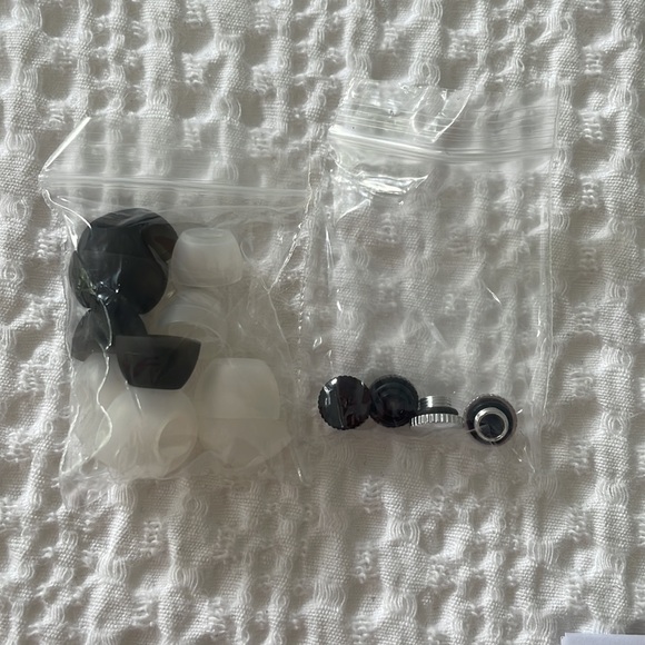 NWOT! Sentey - Cor3 Three Sound Earphones - Picture 4 of 9